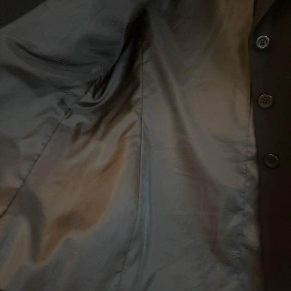 Liz Claiborne 3 button Black Blazer. Petite Size 10. Fully lined. - Picture 8 of 8